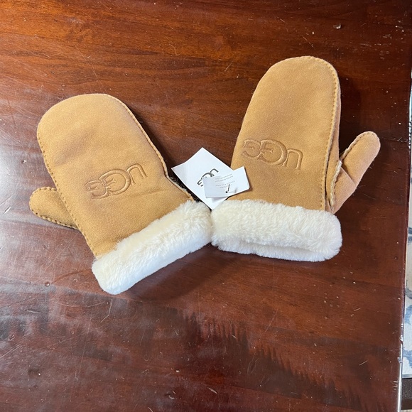 Ugg Shearling Embroider mitten NEW size L/XL color chestnut - Picture 4 of 5